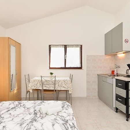 Apartment Ivan 535 Pula Luaran gambar