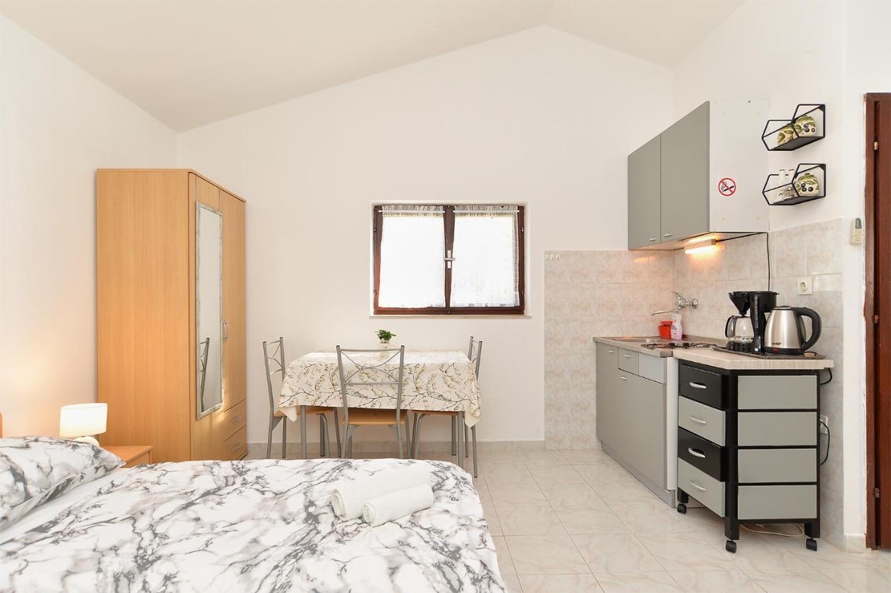 Apartment Ivan 535 Pula Luaran gambar