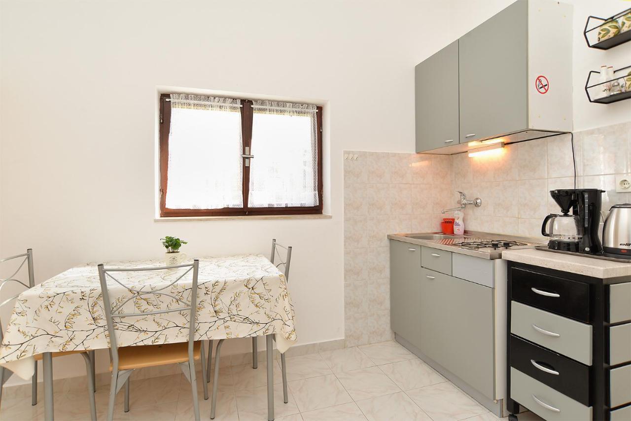 Apartment Ivan 535 Pula Luaran gambar